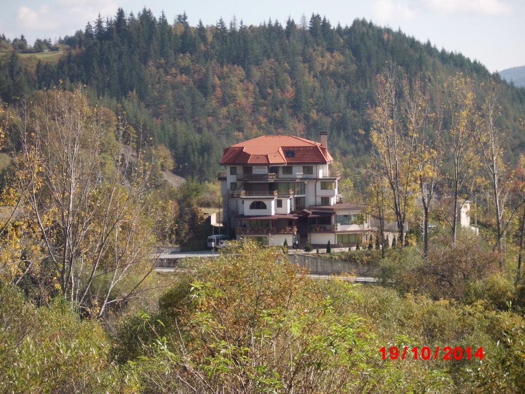 Семеен Хотел Кристал Smoljan Exterior foto